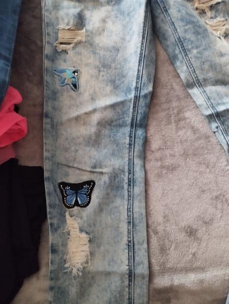 Roztrhané rifle, house,34