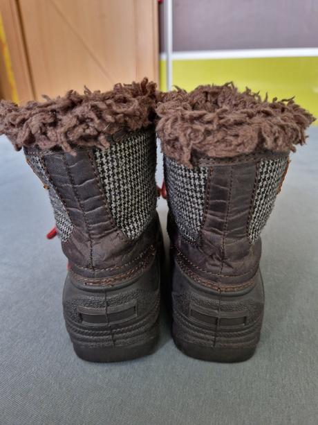 Snehule next, next,25