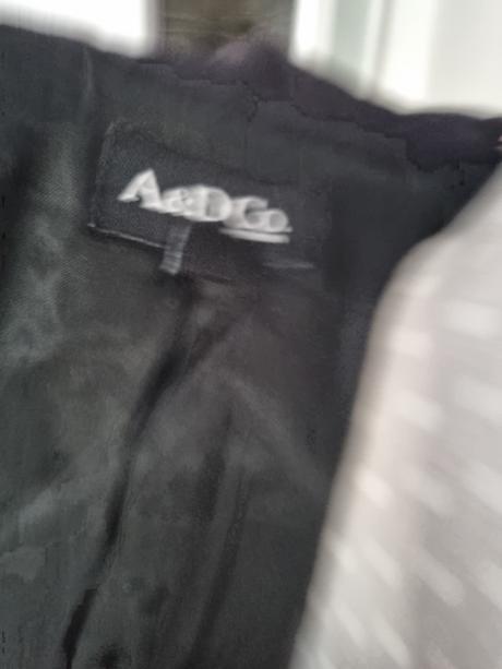 Čierny krátky flaušový kabát s kapucňou veľ. m, m