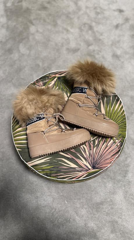 Snehule s kožušinou, 36