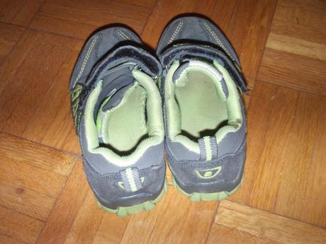 Topánky, tenisky, 25