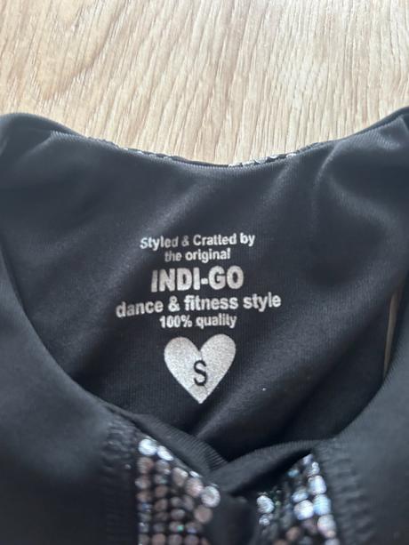 Krásny fitness top značky indigo style, pc 34,90 e, s