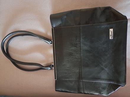 Čierna kabelka-karen, 