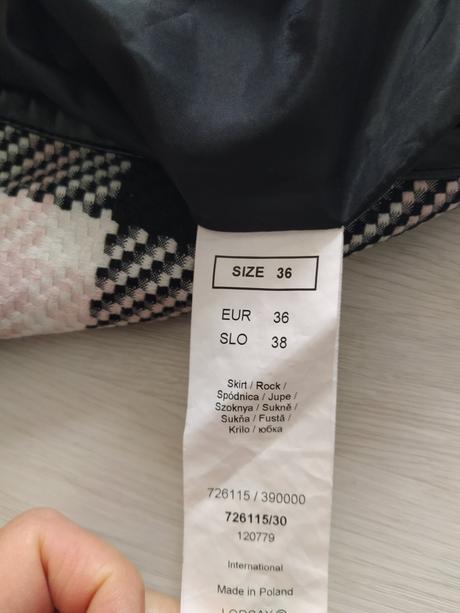 Teplejšia podsita sukňa., orsay,36