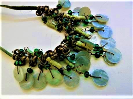 Perleťový náhrdelník,