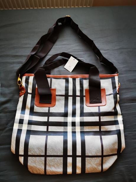 Taška do ruky aj cez rameno, 