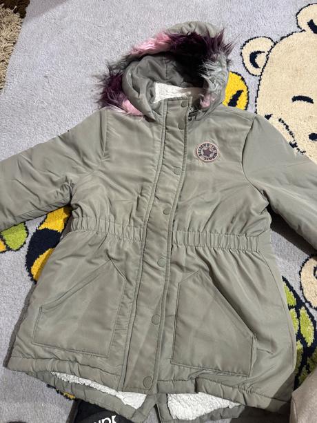 Dievčenská bunda, 134