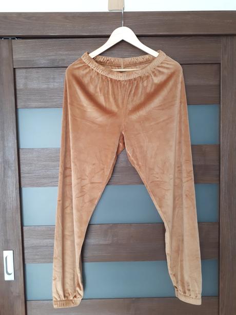 Zamatová tepláková súprava, l