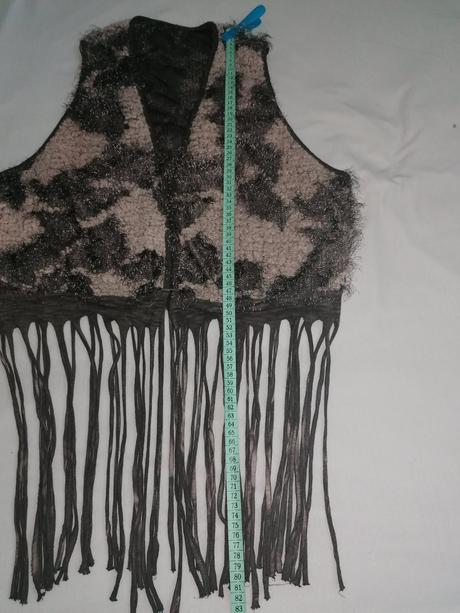 Vesta huňatá so strapcami s/m, m