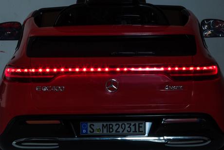 Elektrické autíčko mercedes-benz eqc čierne,