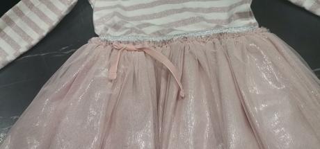 Krásne trblietavé šaty, 110