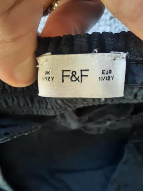 Cierne madeirove saty, f&f,152