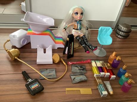 Kaderníctvo rainbow high + babika, 