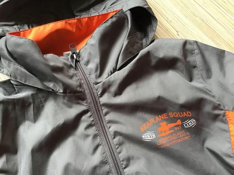 Krasna prechodná vetrovka, alive,128