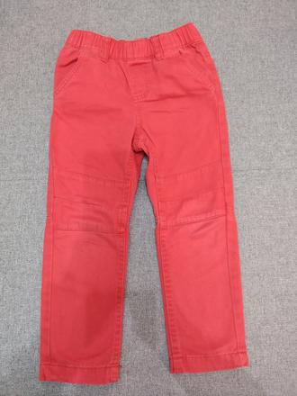 Cervene nohavice, 104