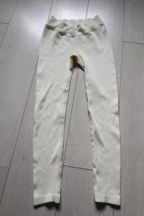 Príjemné rebrované legíny, m