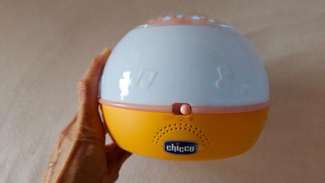 Nočné svetlo / projektor so zvukmi chicco,