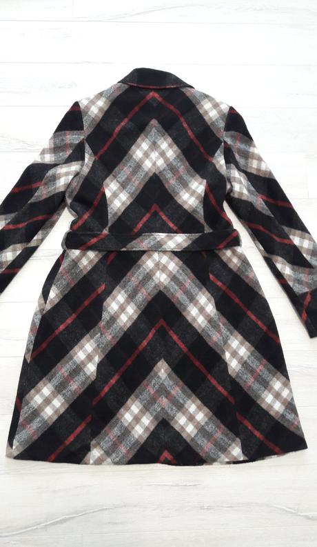 Krásny károvaný kabát, 40