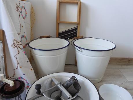 Smaltované na chalupu-do kuchyne,