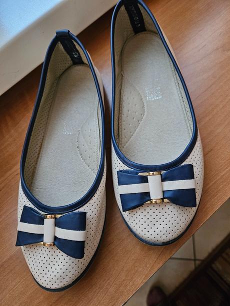 Dievčenské balerínky, 34