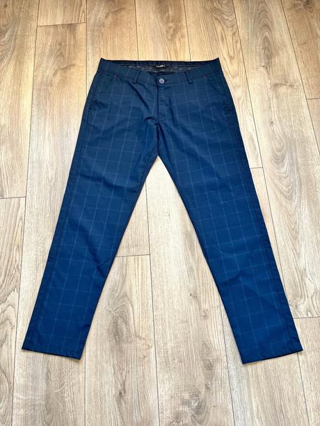 Tmavomodré spoločenské nohavice, l