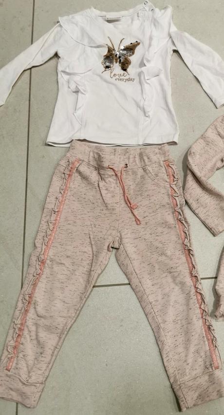 Šaty, tunika v. 104, 104–116