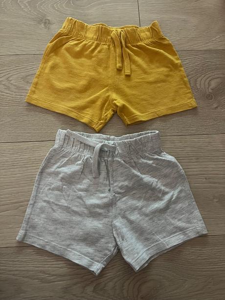Kraťasy 2ks 12-18m, f&f,80