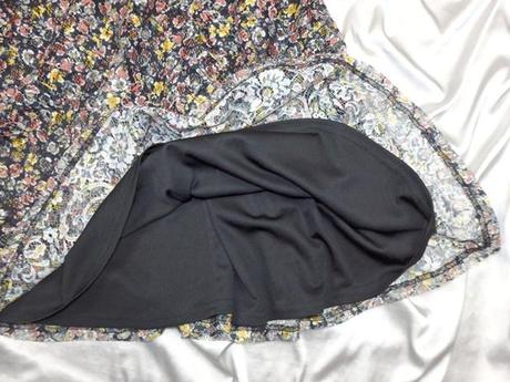 Kvalitné čipkované šaty, m