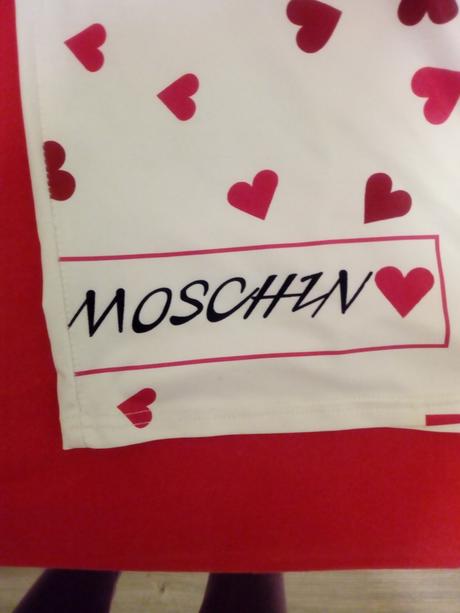 Šaty moschino, s