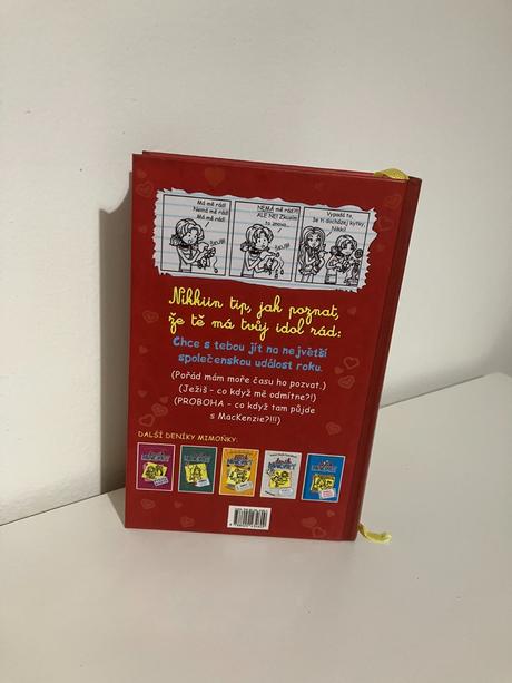 Kniha - denník mimoňky,