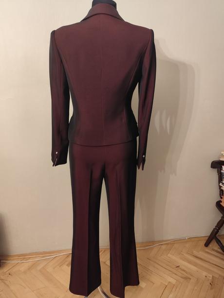 Slávnostnejší bordový štvorkostým annis juzina, 38