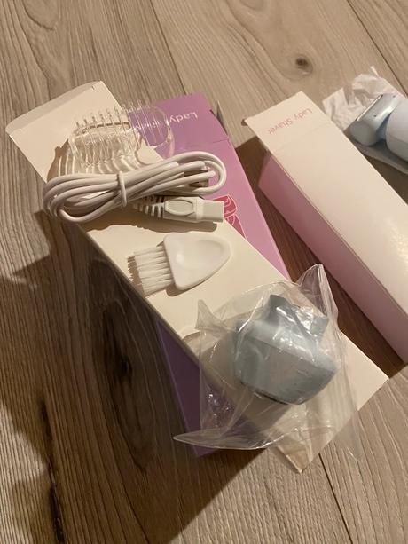 Nový elektrický dámsky holiaci strojček, 