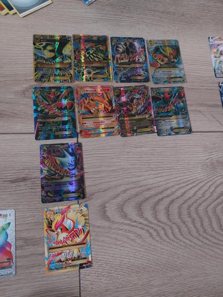 Pokemon karty 2 ks zdarma za kazde 1euro nakupu, 