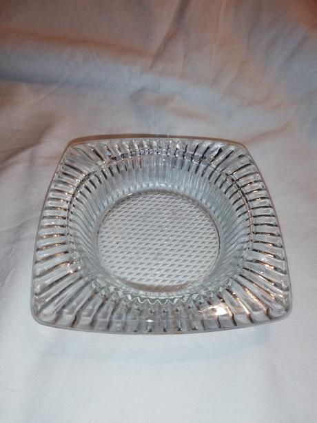 Sklenený popolník, 