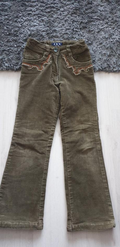 Podšité menčestráky č.140-146, 146