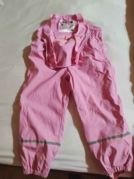 Nohavice do dažďa, 110