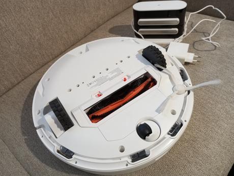 Robotický vysávač a mop v jednom,