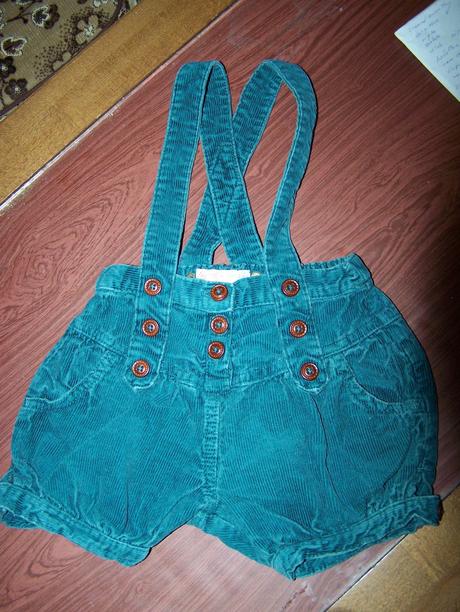 Oni sú v skutočnosti oceľovo modré málo nosené, 86