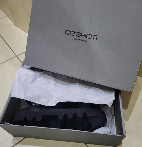 Kožené čierne sandále, 38