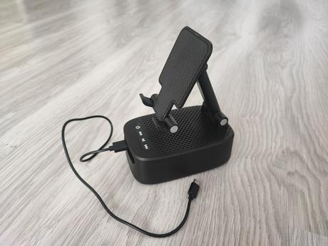 Reproduktor, stojan na mobil a nabíjacia stanica, 