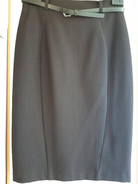 Čierna sukňa s bodkami, f&f,38