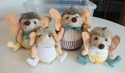 Hračky - rodinka ježkov, maskoti rádia rock fm, 