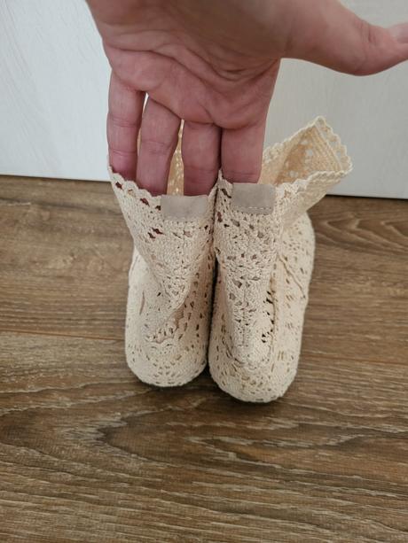 Krasne jarne cipkovane cizmy, 36