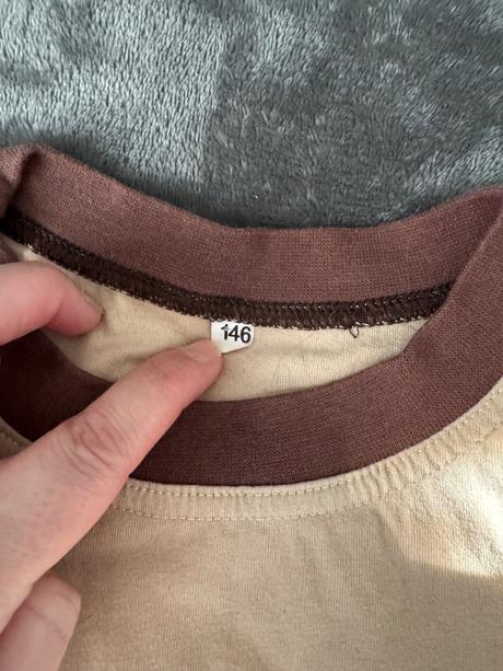 Pulóver v.č. 146, 146