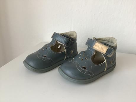 Celokožené sandalky, 21