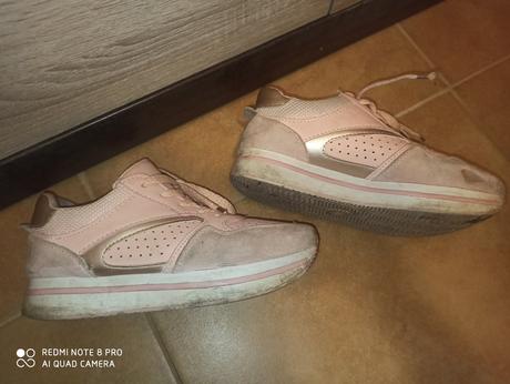 Lososove tenisky, 36