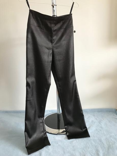 Elegantné čierne nohavice, s