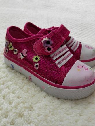 Perfektne tenisky, 20