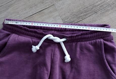 Dámske fialové tepláky, 38