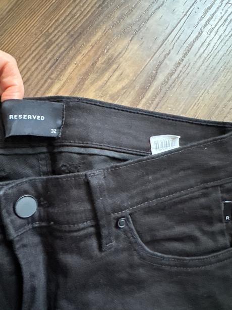 Čierne rifle, reserved,32